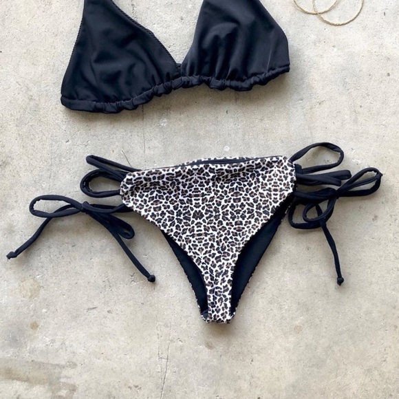 Reversible cheetah print bathing suit bottoms - Picture 1 of 1